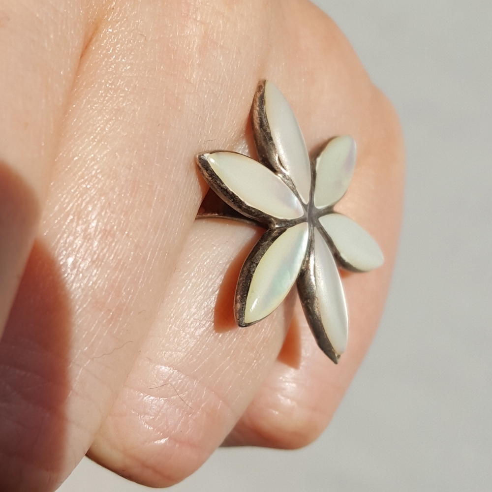 Mother of Pearl Silver Ring